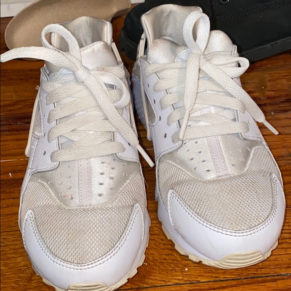 White huaraches